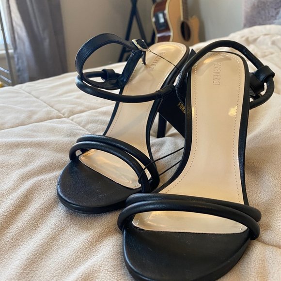 Forever 21 black heels - Picture 1 of 2